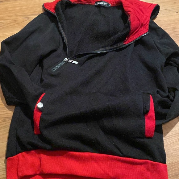 Siimhwrss red and black sweater - Picture 4 of 4